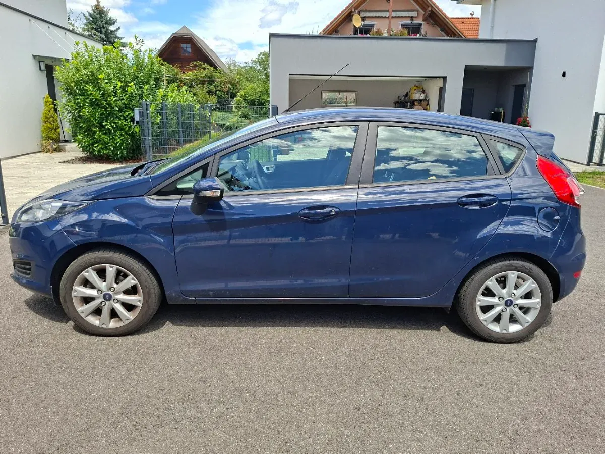 Ford Fiesta 2013 photo 2