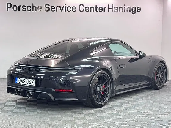 Porsche 911 Carrera 4 Gts 2025 photo 3