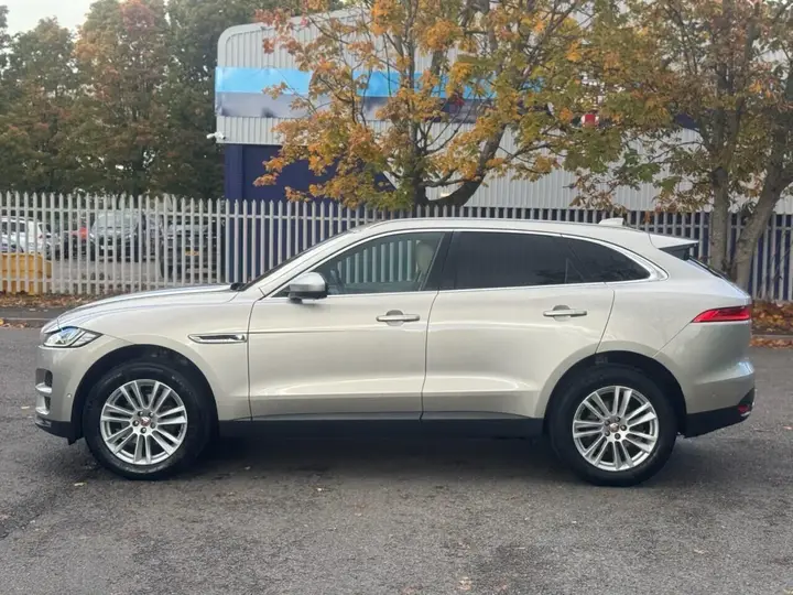 Jaguar F-Pace 2016 photo 4