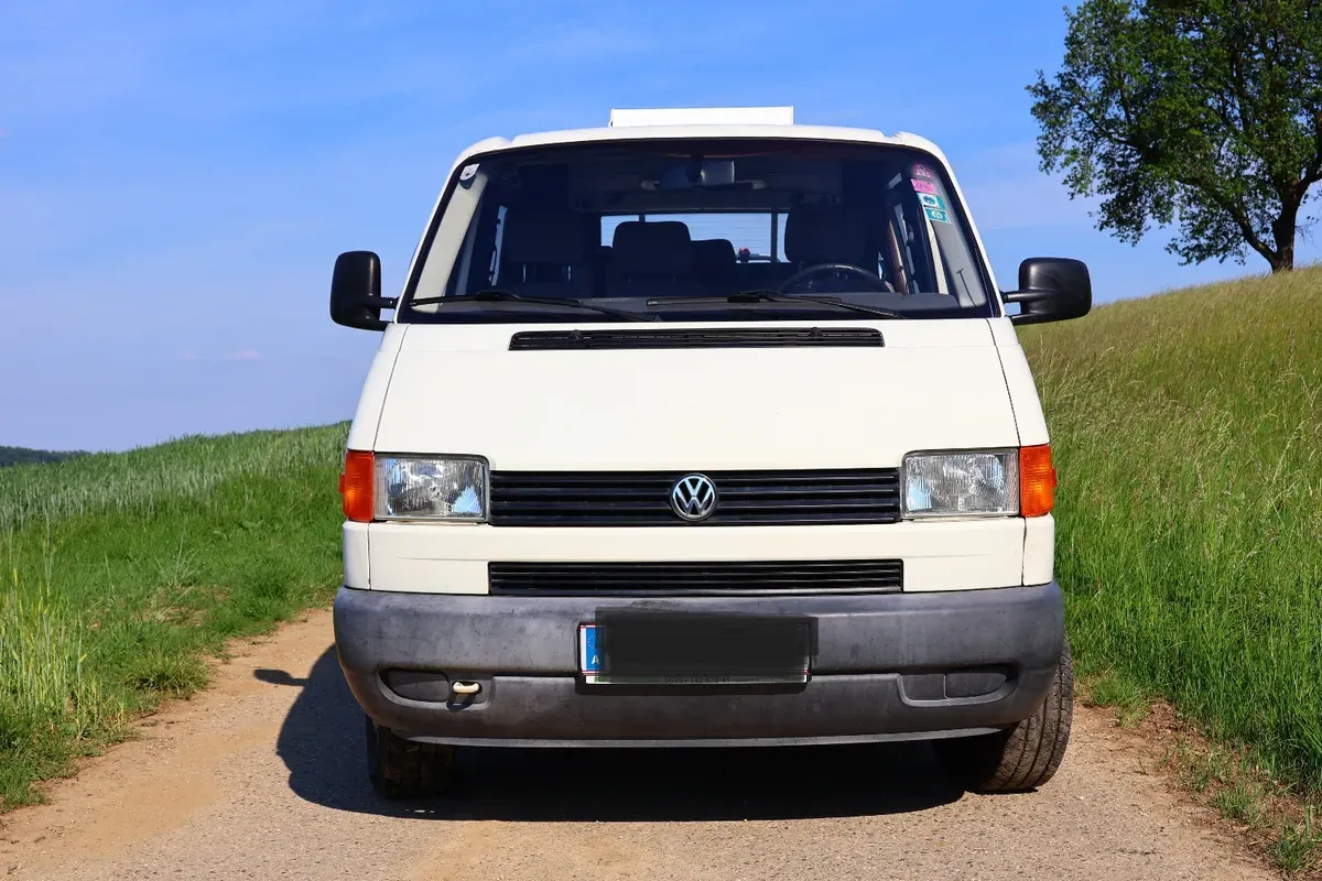 Volkswagen T4 1998 photo 2