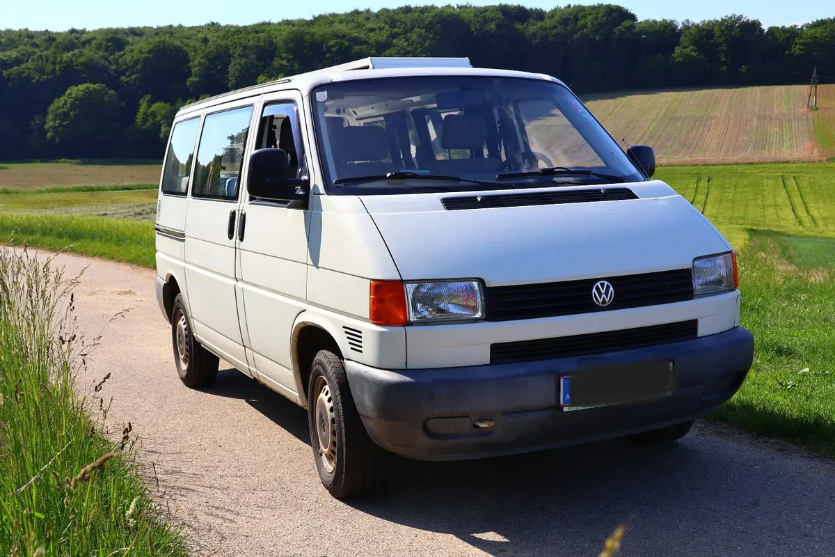 Volkswagen T4 1998 photo 3