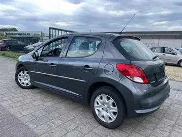 Peugeot 207 2012 photo 3