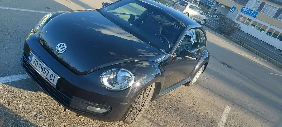 Volkswagen Beetle 2011 photo 2