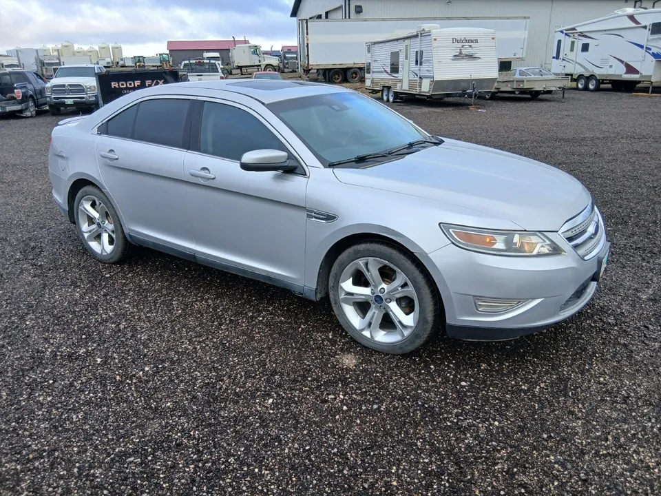 Ford Taurus 2010 photo 2