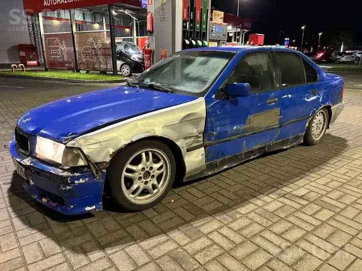 BMW E36 1996 photo 2