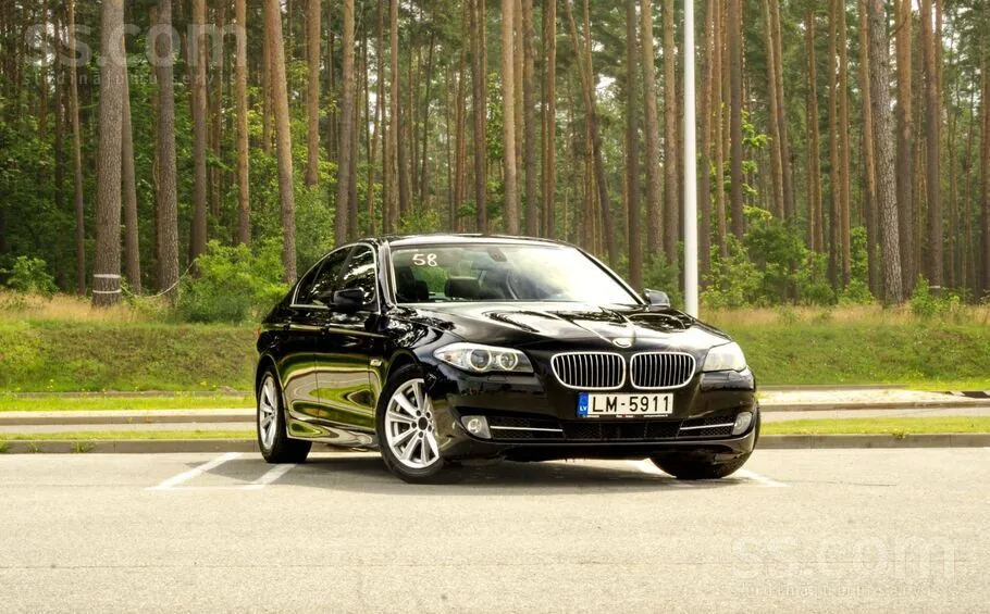 BMW 530 2012 photo 2