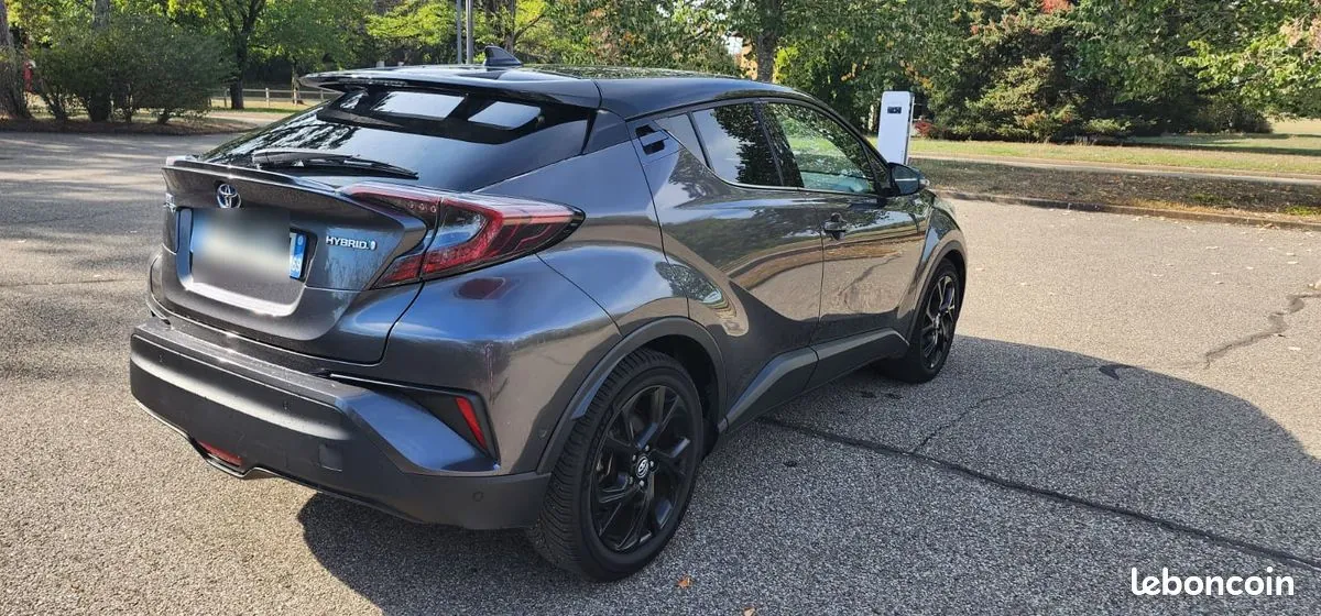 Toyota C-Hr 2018 photo 2