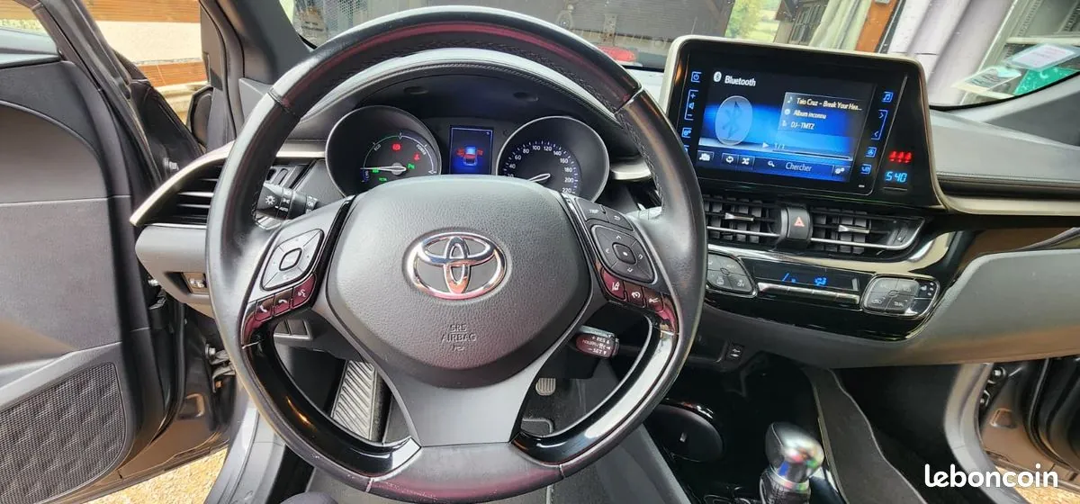 Toyota C-Hr 2018 photo 3