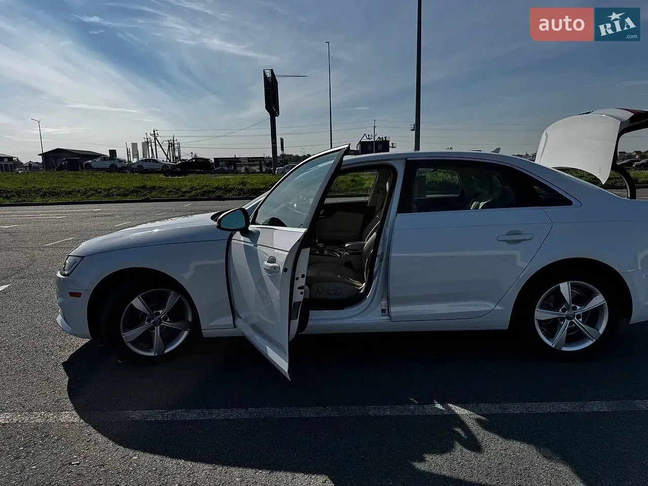 Audi A4 2019 photo 3