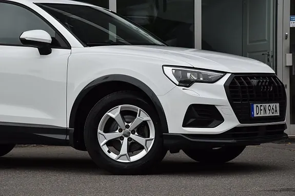 Audi Q3 2019 photo 3