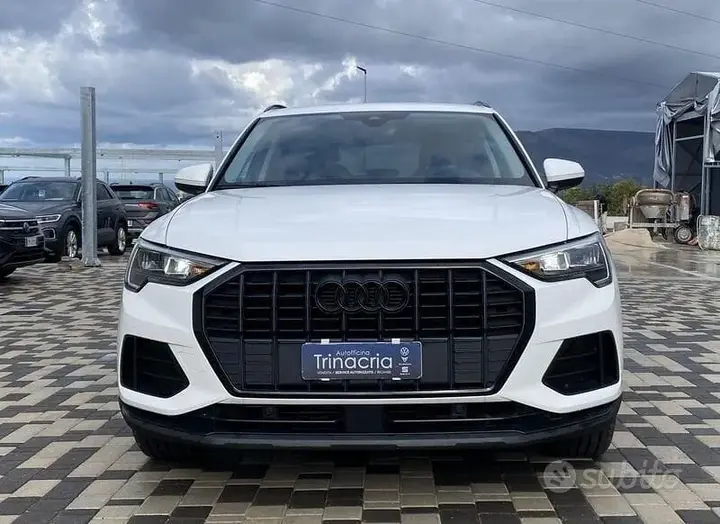 Audi Q3 2021 photo 2