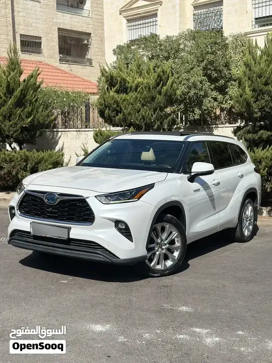 Toyota Highlander 2022 photo 2