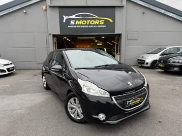 Peugeot 208 2012 photo 2