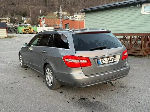 Mercedes-Benz E 220 D 2009 photo 4
