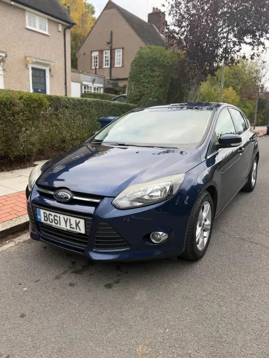 Ford Focus 2011 photo 3
