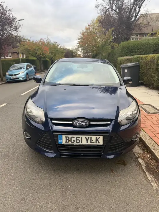 Ford Focus 2011 photo 2