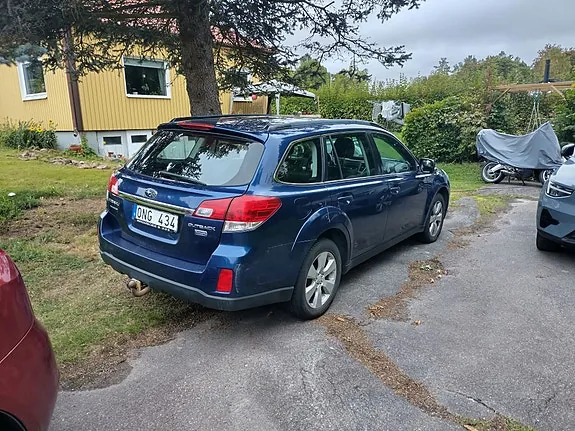 Subaru Outback 2010 photo 3