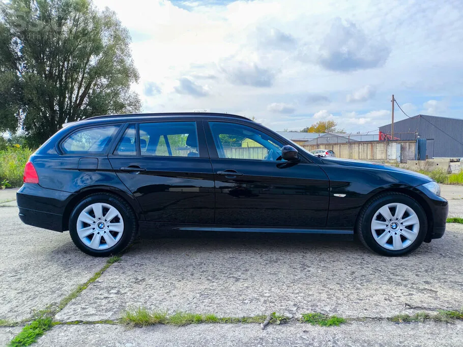 BMW 318D 2011 photo 5