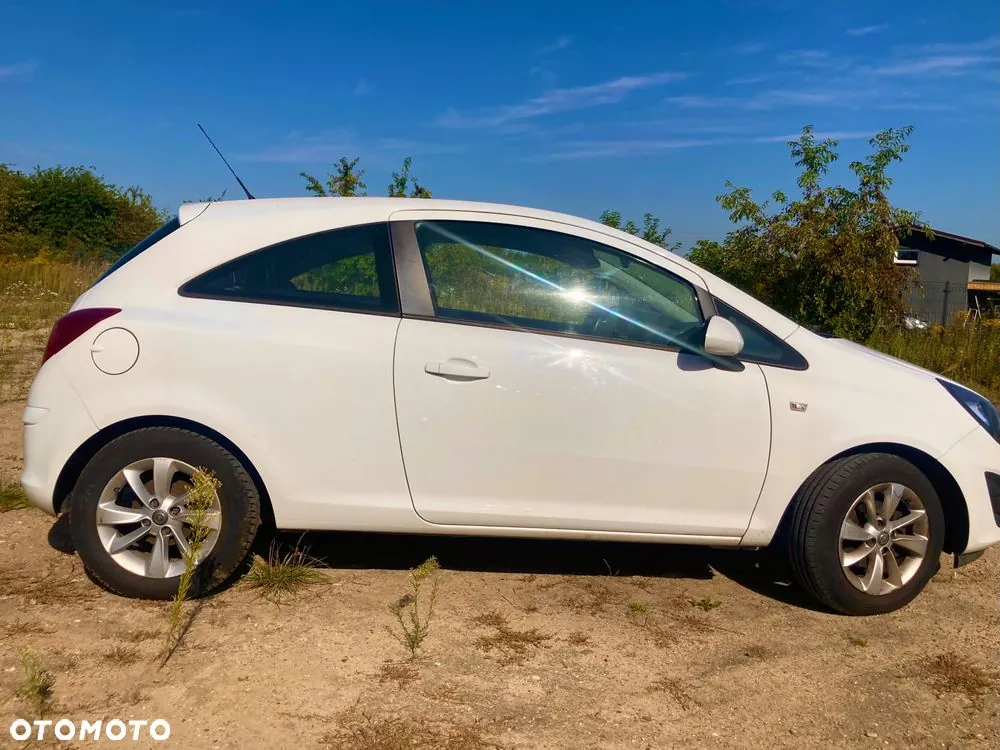 Opel Corsa 2014 photo 2