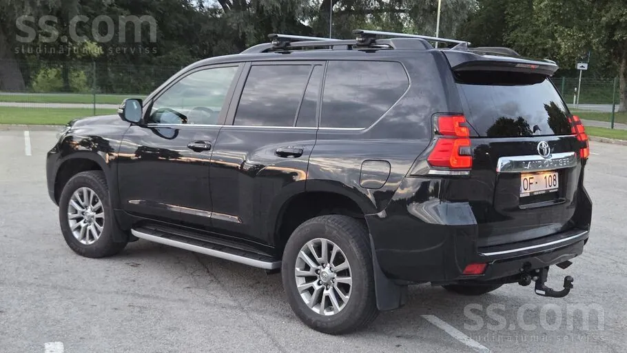 Toyota Land Cruiser 2020 photo 3