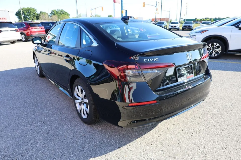 Honda Civic 2026 photo 2