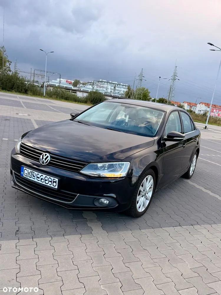 Volkswagen Jetta 2011 photo 2