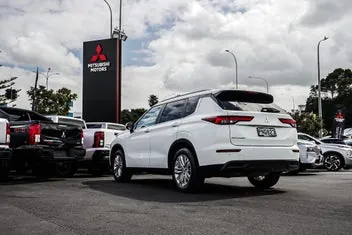 Mitsubishi Outlander 2022 photo 5