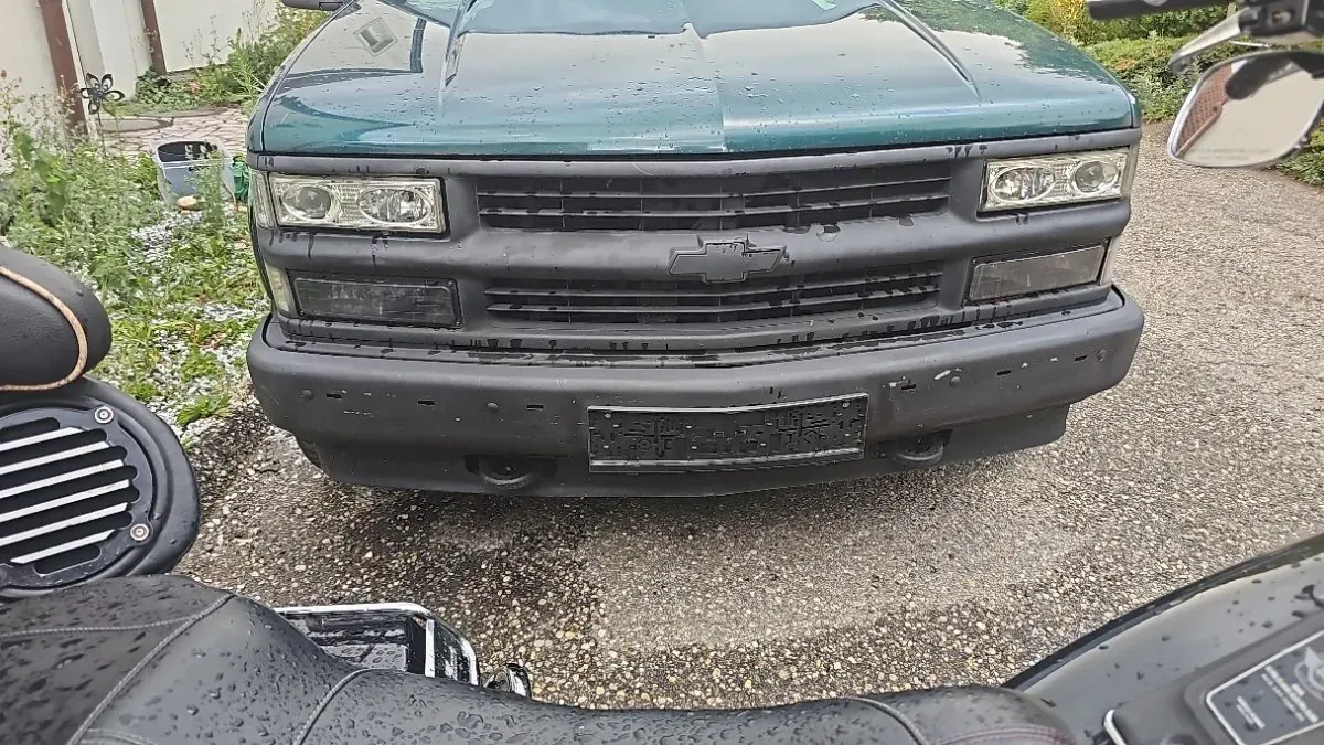Chevrolet Tahoe 1998 photo 2