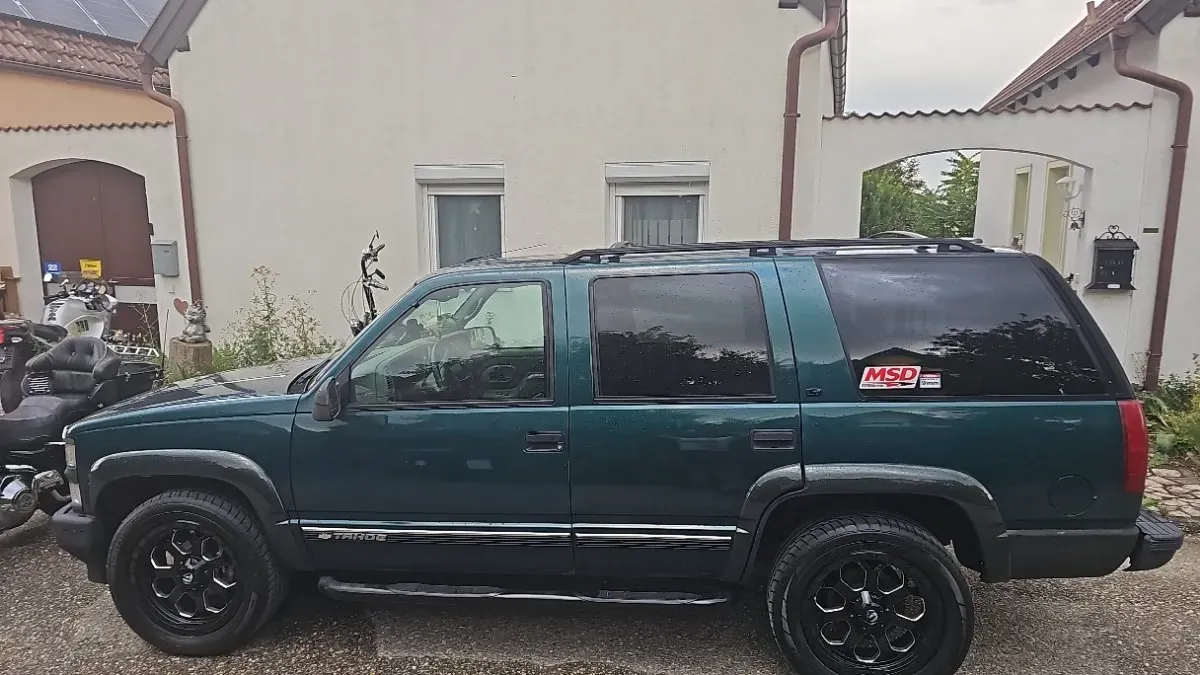 Chevrolet Tahoe 1998 photo 3