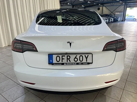 Tesla Model 3 2023 photo 2