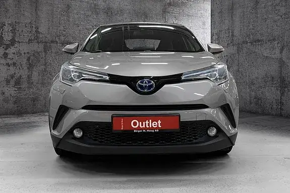 Toyota C-Hr 2017 photo 2