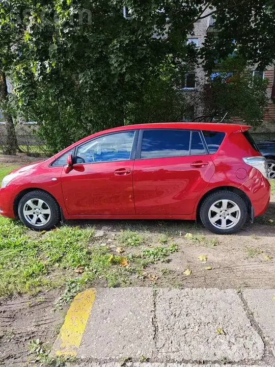 Toyota Verso 2010 photo 2