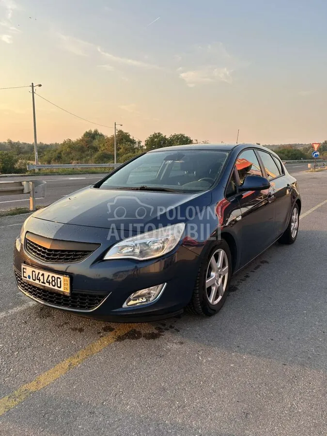 Opel Astra J