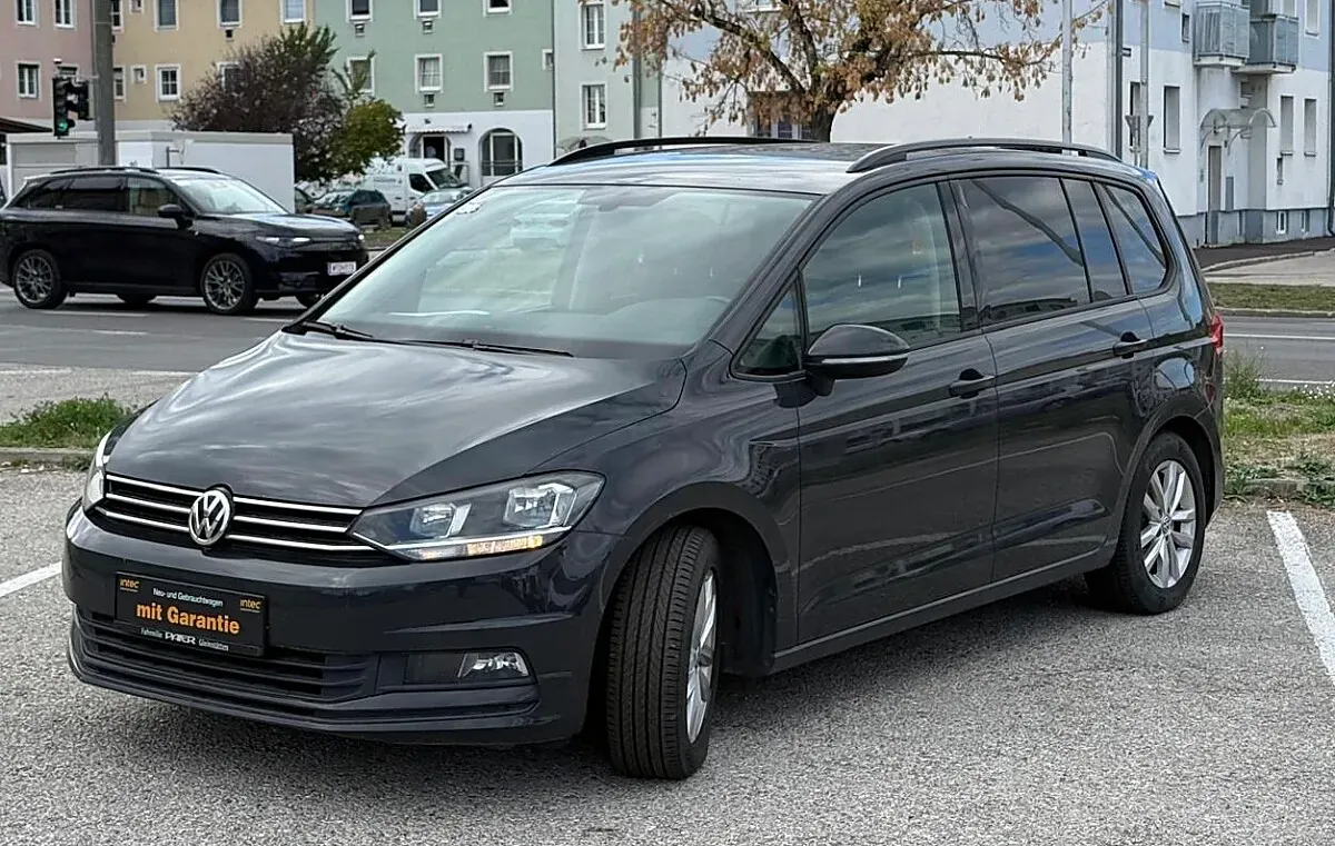 Volkswagen Touran 2019 photo 2