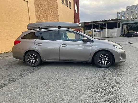 Toyota Auris 2015 photo 4