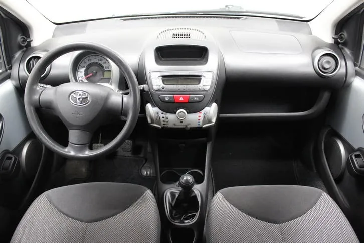 Toyota Aygo 2012 photo 2