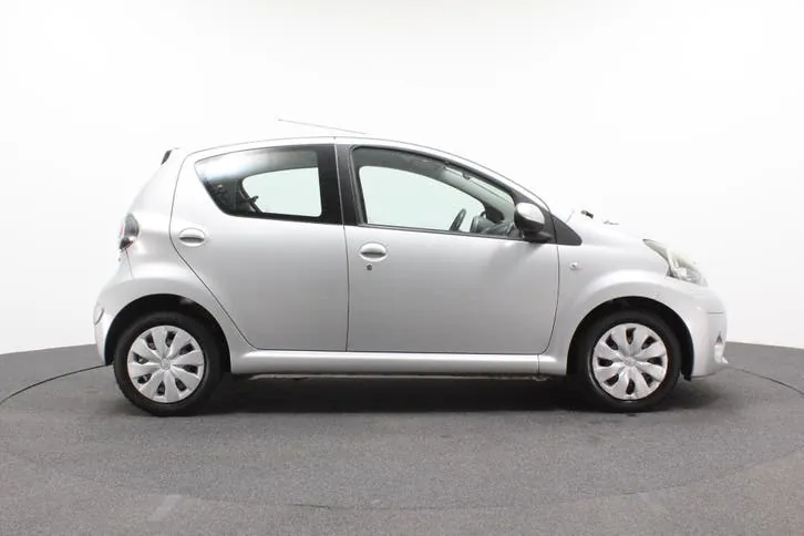 Toyota Aygo 2012 photo 3