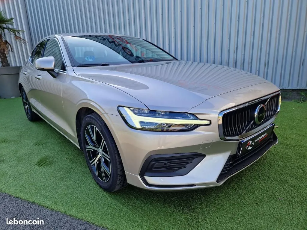 Volvo S60 2024 photo 2