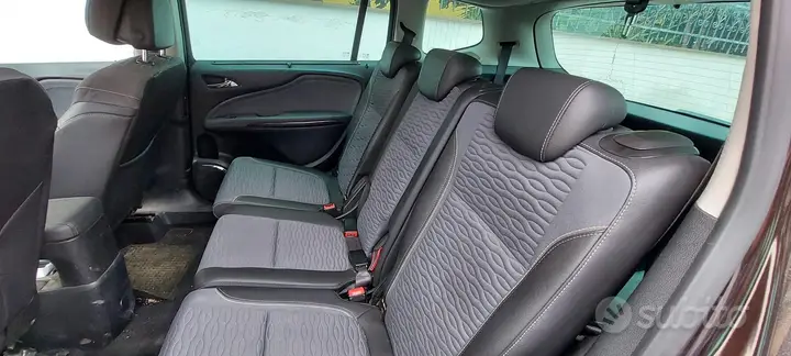 Opel Zafira 2012 photo 2