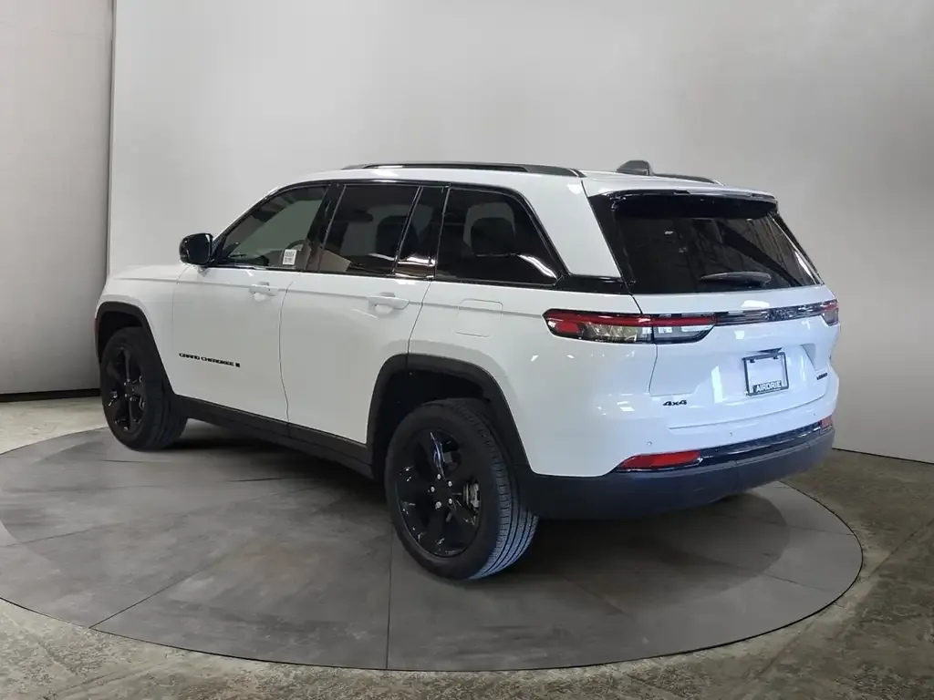 Jeep Grand Cherokee 2025 photo 3
