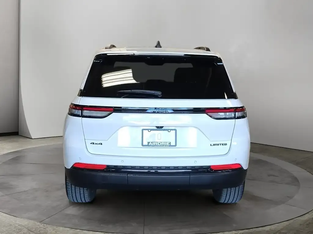 Jeep Grand Cherokee 2025 photo 4