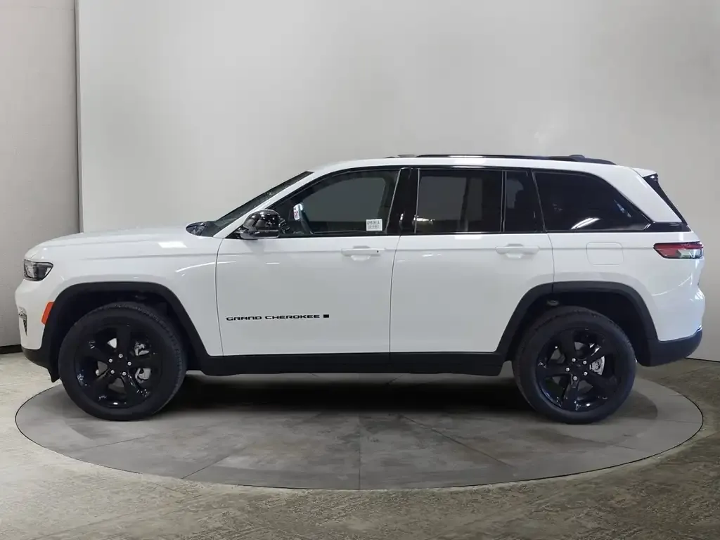 Jeep Grand Cherokee 2025 photo 2