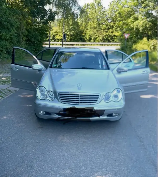 Mercedes-Benz C 240