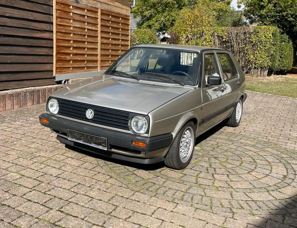 Volkswagen Golf 2
