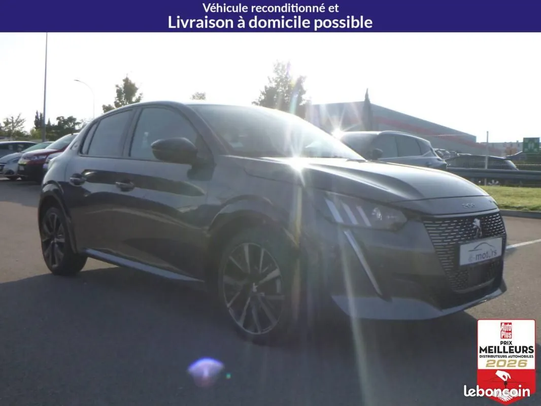 Peugeot 208 2022 photo 3