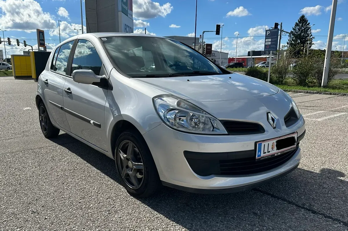 Renault Clio 2006 photo 3