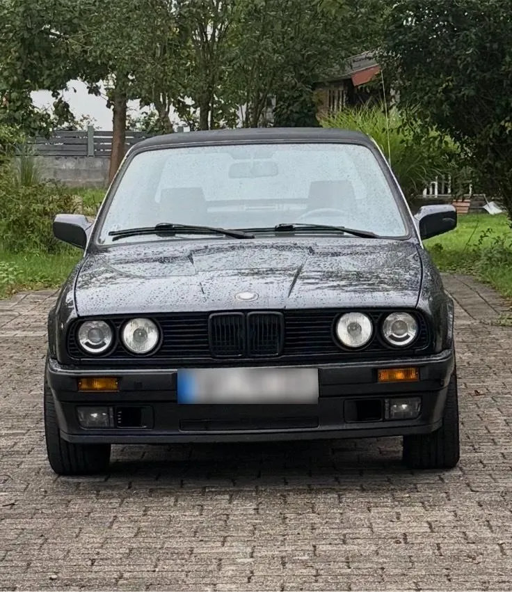 BMW E30