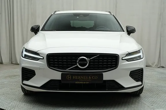 Volvo V60 2021 photo 2