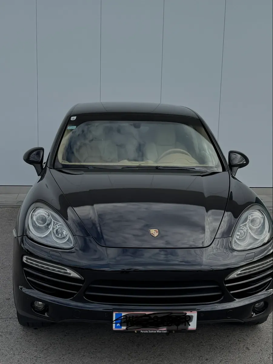 Porsche Cayenne 2010 photo 2