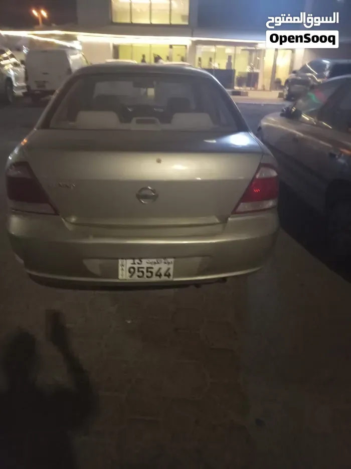 Nissan Sunny 2009 photo 2
